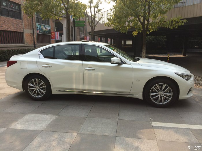 怒放的双眸--东风英菲尼迪q50l白色,悦享版--求认证 精