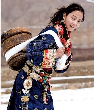 西少数民族少女漂亮