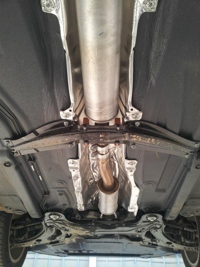 底盘干净表扬朗逸底盘防锈做工非常扎实俗话说烂车先烂底众空腔注蜡