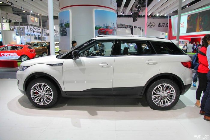 转路虎极光最新款国产神车陆风x7来袭