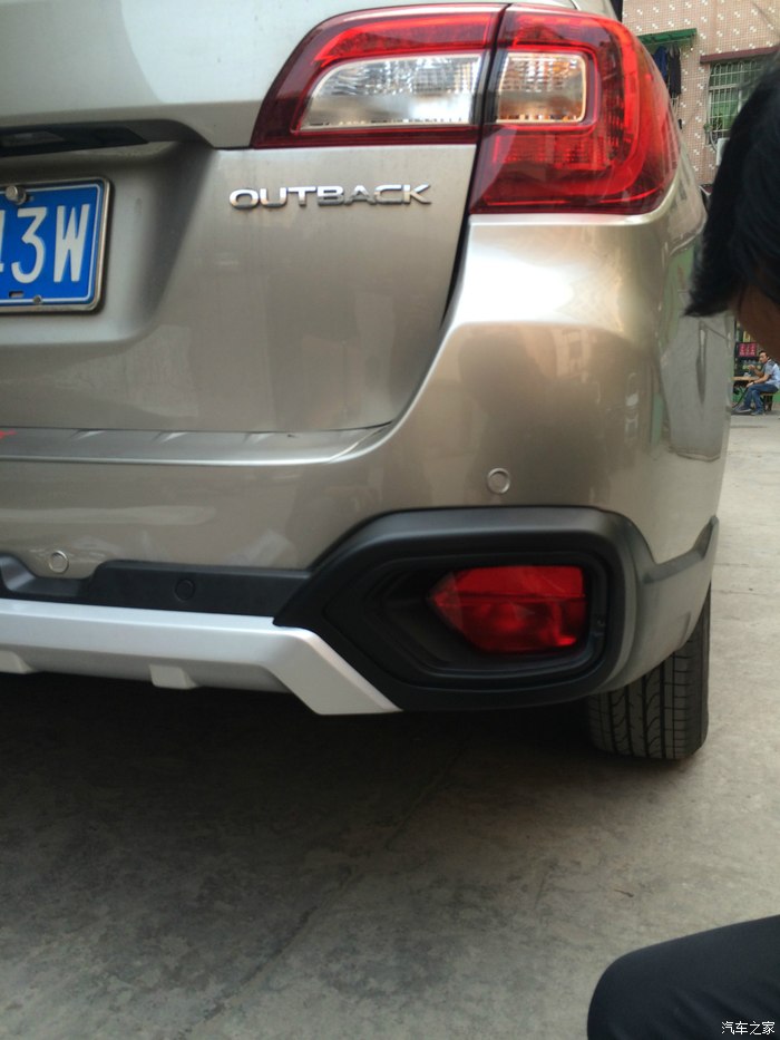 这是整车的后部,我也加装了个护杠,保护爱车防撞.