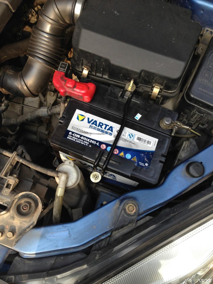 周末给车换电瓶3年半多的车