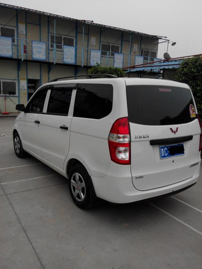 2014五菱宏光1.2e基本型提车作业!