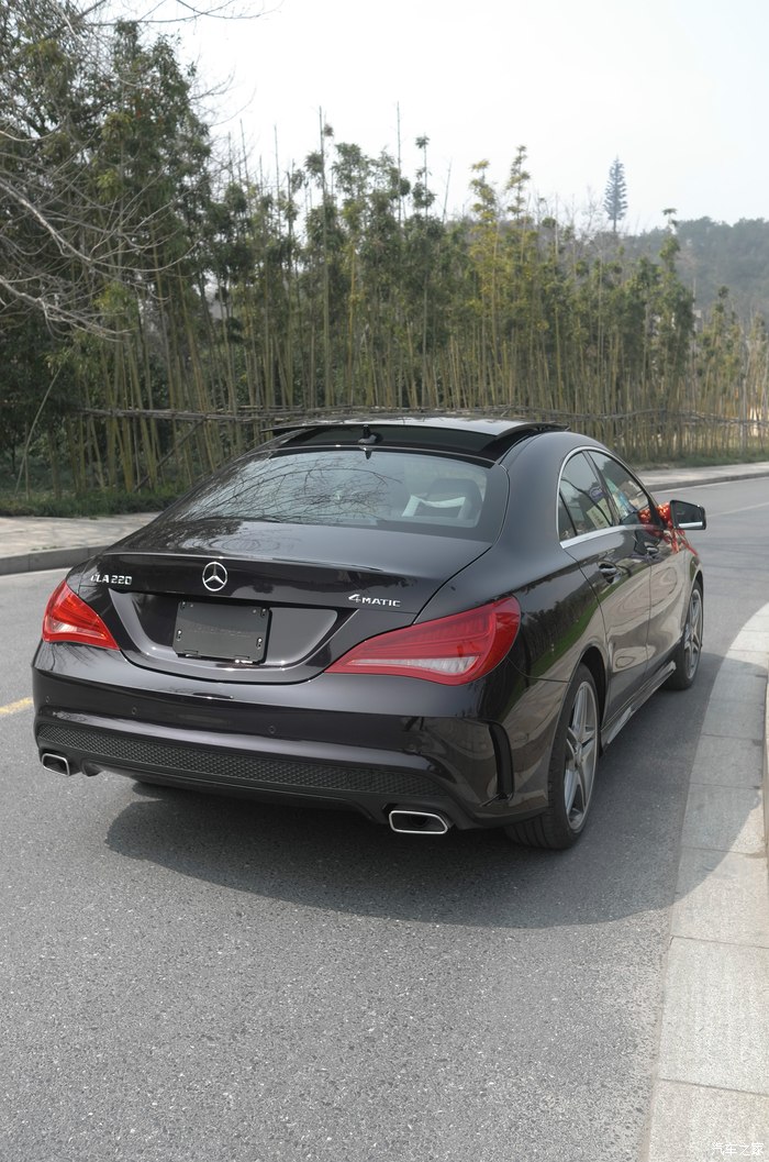 屁股很漂亮,和新款cls差多