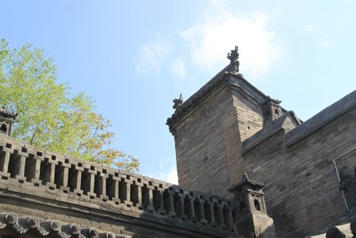 刚才是兄长王汝聪的宅院,再来到边上弟弟王汝成的宅院 正面来一张 这