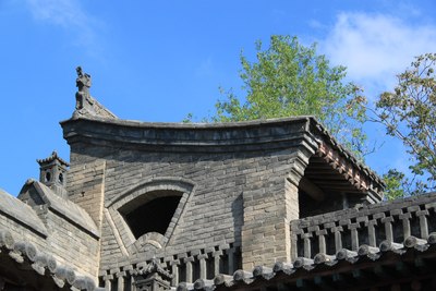 刚才是兄长王汝聪的宅院,再来到边上弟弟王汝成的宅院 正面来一张 这