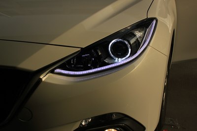 无锡昂克赛拉大灯升级q5双光透镜光导泪眼天使眼_马自达3 axela昂克