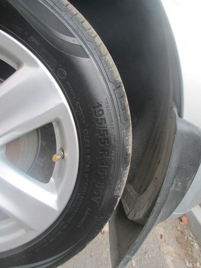换轮胎了马牌cc519555r15