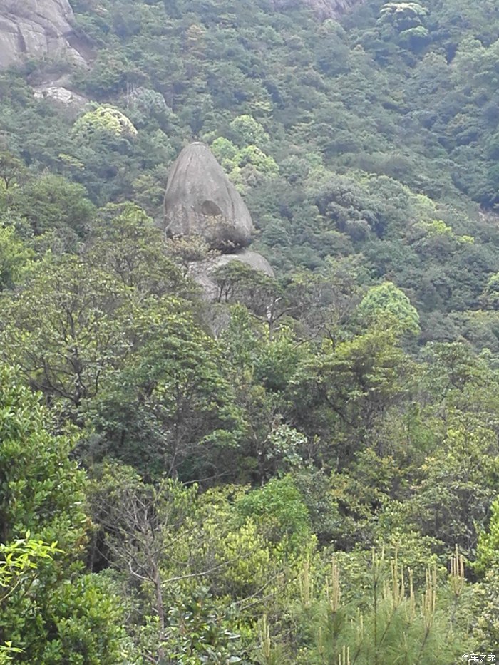 驾着轿车飞上海拔1000米象头山