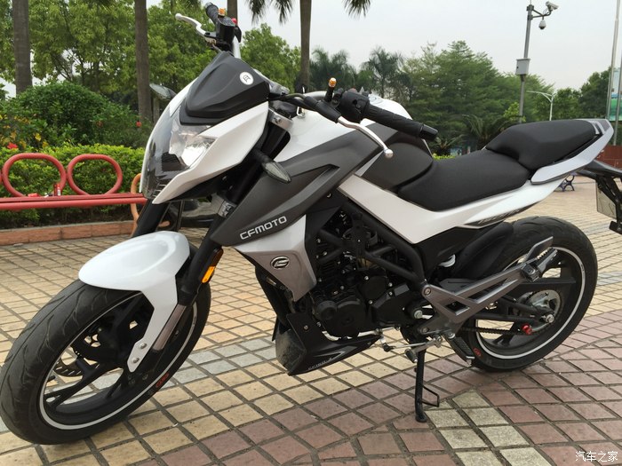 小镇里一道风景线--春风150nk白色