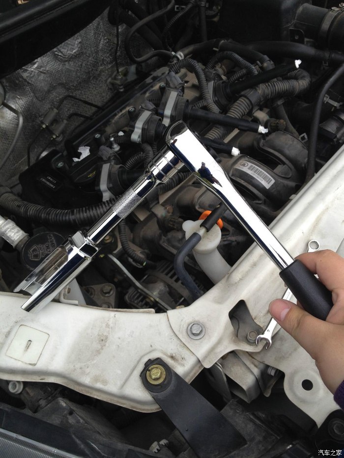 今天清洗火花塞和氧传感器