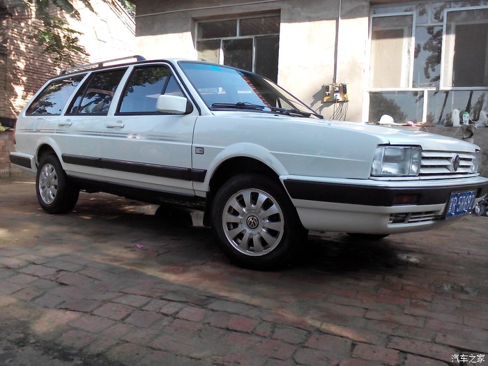 我的白色桑塔纳旅行车