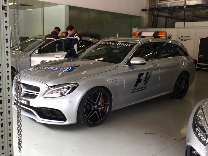 可以进p房参观了.这个是e63旅行版安全车?