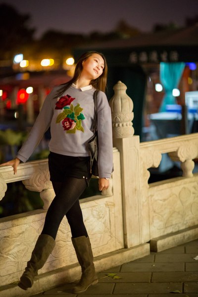 银川街拍,翼搏小摆pose晒晒我们一起去看过的姑娘