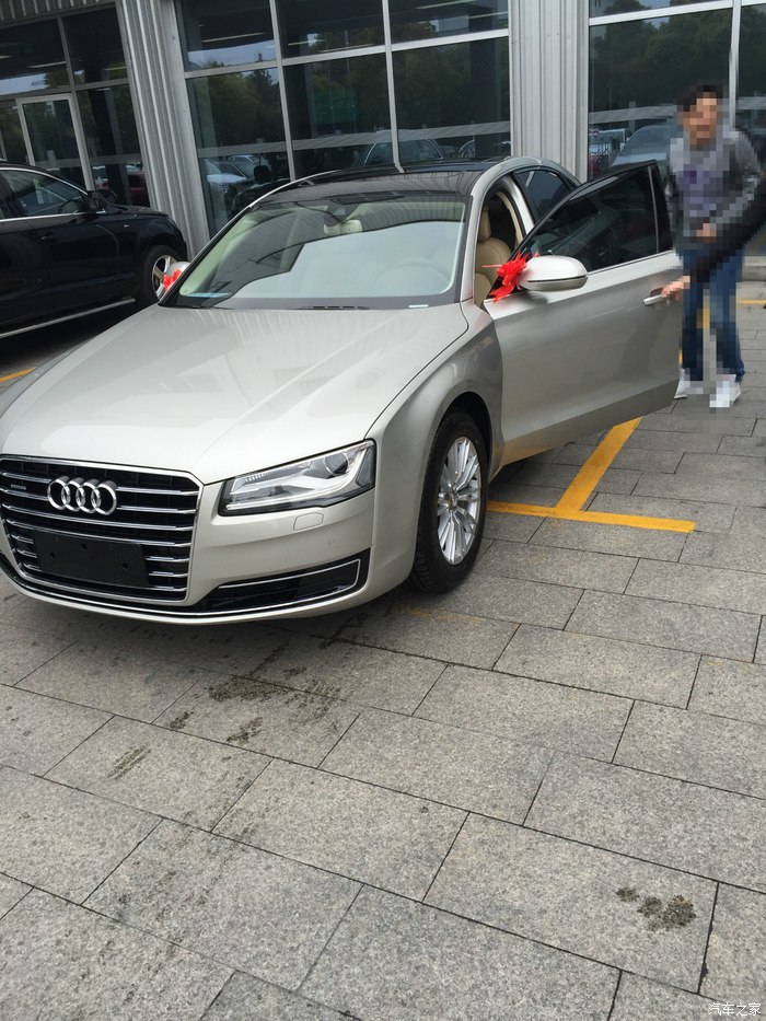 简单的提车作业14款奥迪a8l45舒适性斑羚米色
