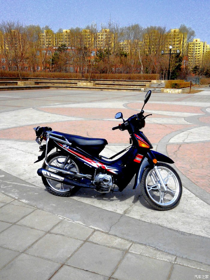 提车作业贴买了个最便宜的两轮弯梁小摩托
