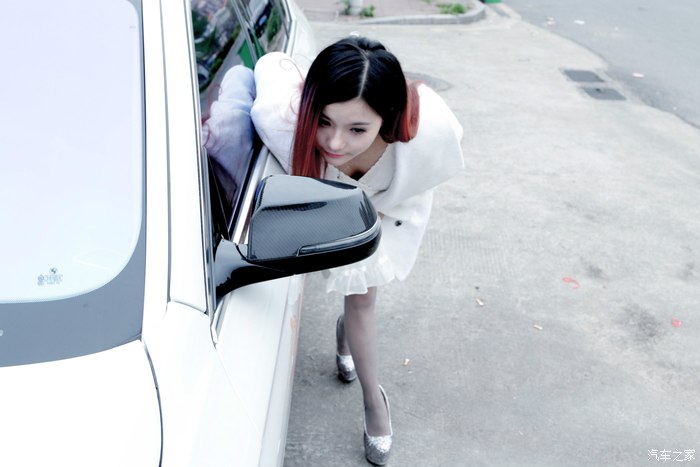 最美佳人别人的老婆在我车上