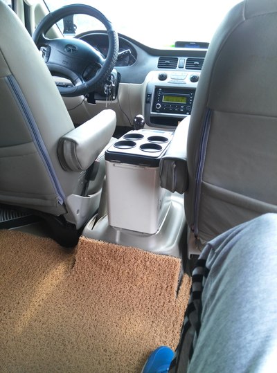 我昨天把已经多年不用的小冰箱给装上了,有点小,凑合用