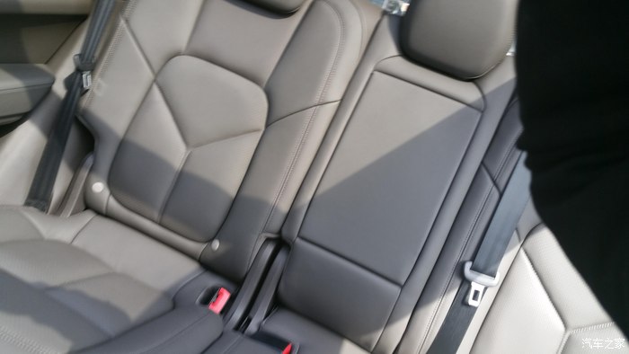 我的选择2015款卡宴玛瑙灰内饰