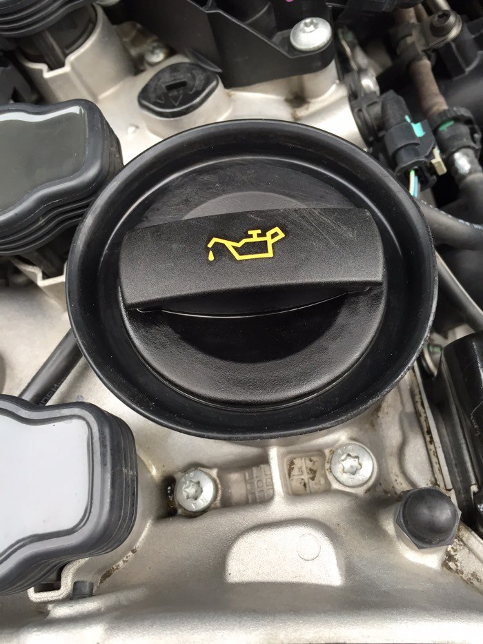 开了一公里发现机油盖周围很多机油_奥迪a4l论坛_汽车之家论坛