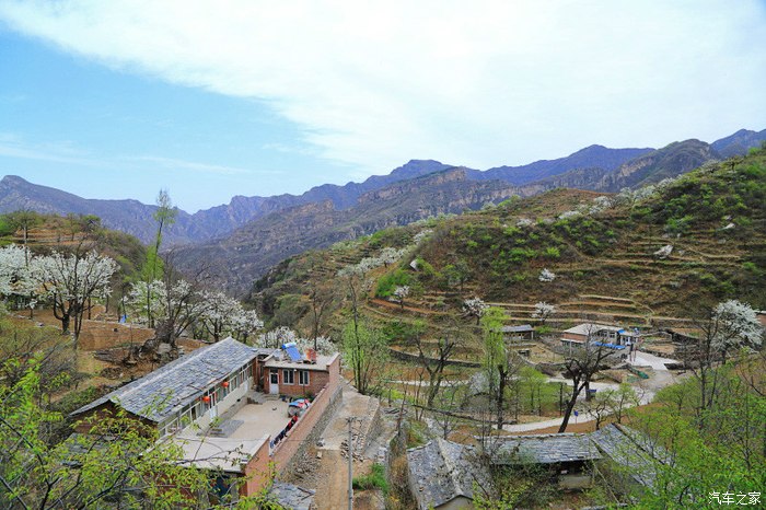 魅力房山梨花梯田山村山色房山霞云岭大滩杏黄