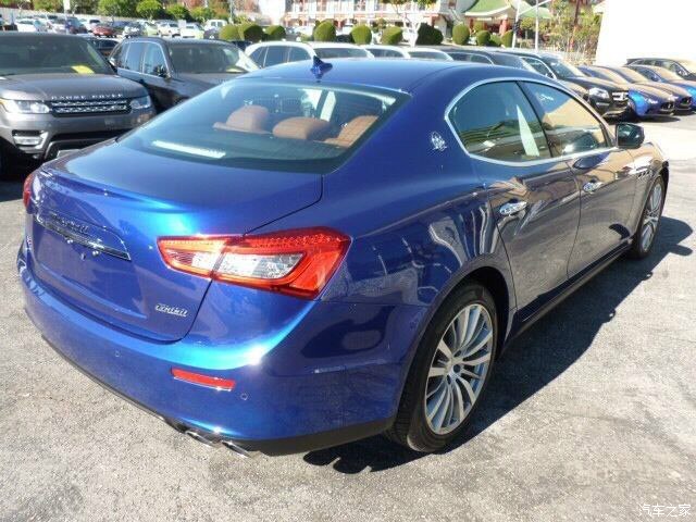 个人认为蓝色的吉博力最好看,给大家来几张图