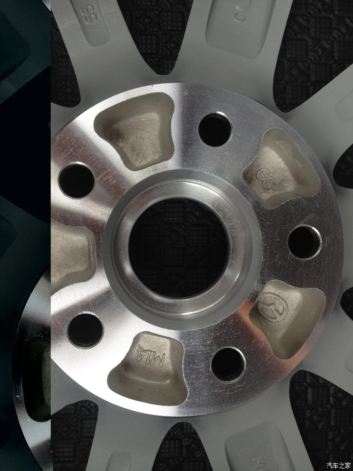 轮毂中心孔的问题
