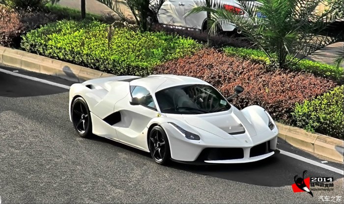 3红一白法拉利旗舰拉法