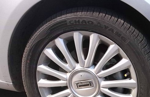 德州闹市街头惊现观致3!