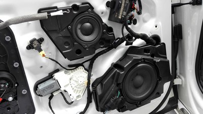 全车19个喇叭2个功放15个喇叭盖 奥迪顶配bo音响