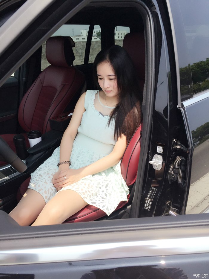 (媳妇当车模)"一路有你" 媳妇的奔驰glk260提车作业!