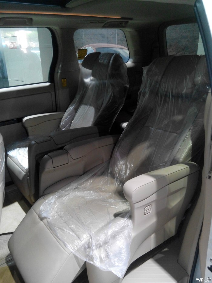 14款埃尔法alphard来袭,头等舱的ottoman座椅