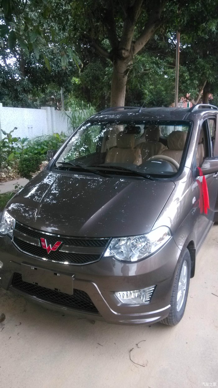 5月8号五菱宏光s标准大漠金色提车作业