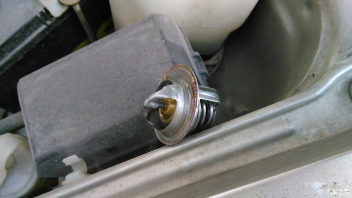 2010年金色夏利两厢 最后的记忆……               放机油换节温器!