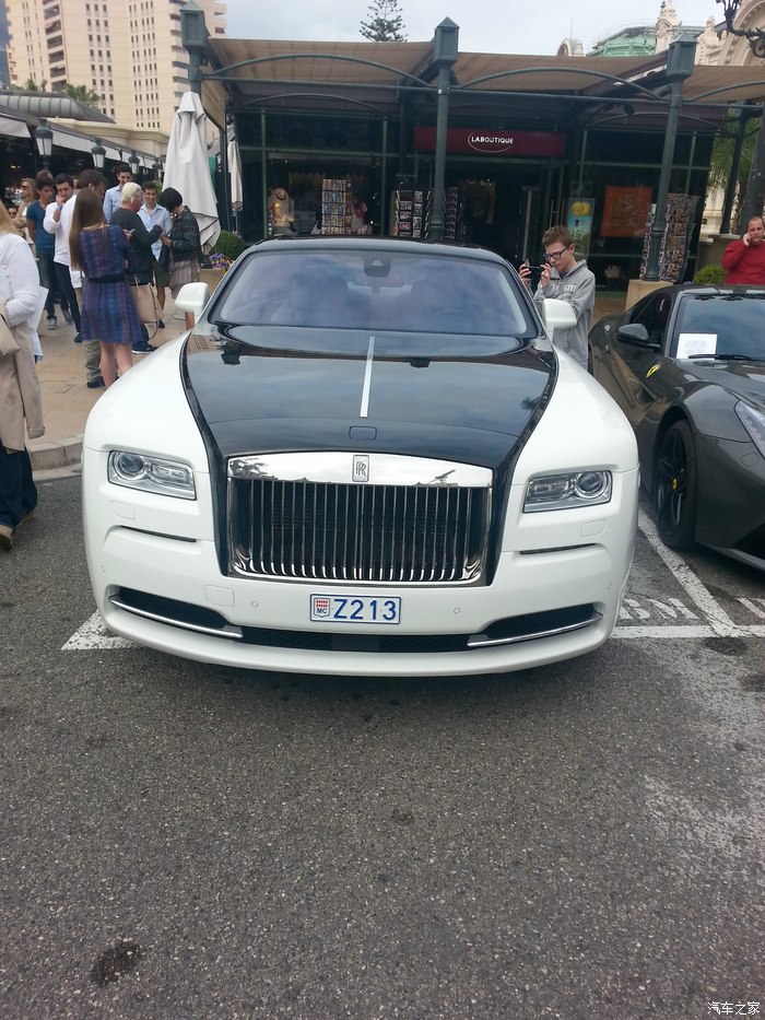 欧洲摩纳哥街头平均10几秒钟一辆豪车咆哮而过