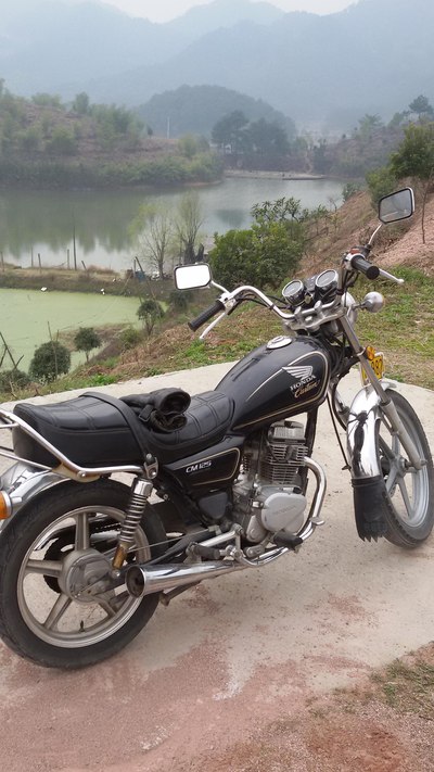 00年本田cm双缸摩托,太子车,大家帮忙看看