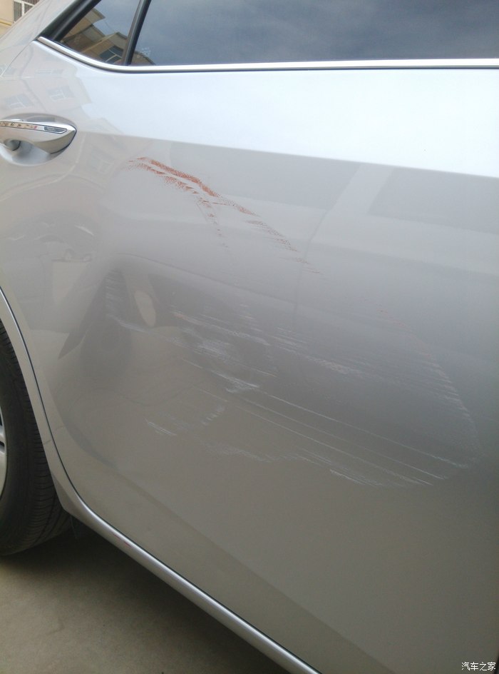 【图】车门被刮擦,有轻微凹陷,请帮忙看看如何