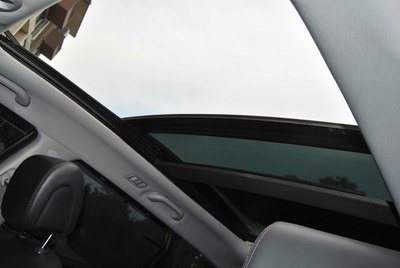 新胜达全景天窗问题