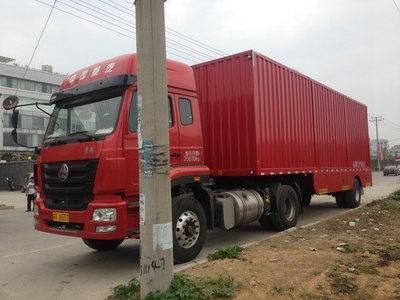 商用汽车拍一拍第八季——重汽j5g34一拖一厢式半挂快递车