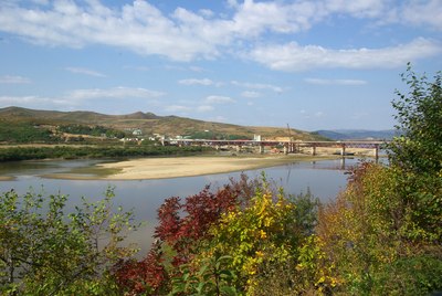 联接中朝两国的圈河口岸公路大桥