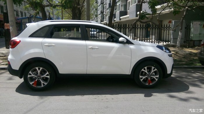 起亚傲跑kx3提车作业白色16dlx