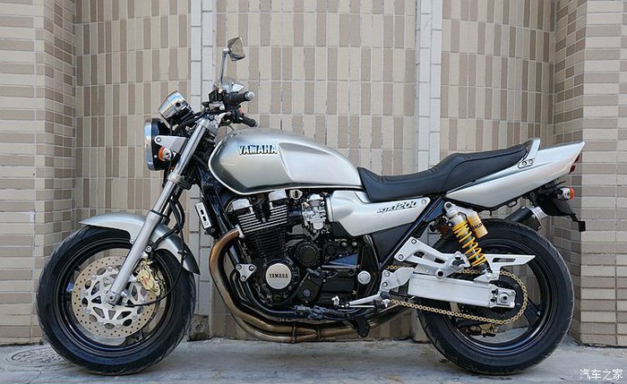 雅马哈末代街霸97年xjr1200欧版