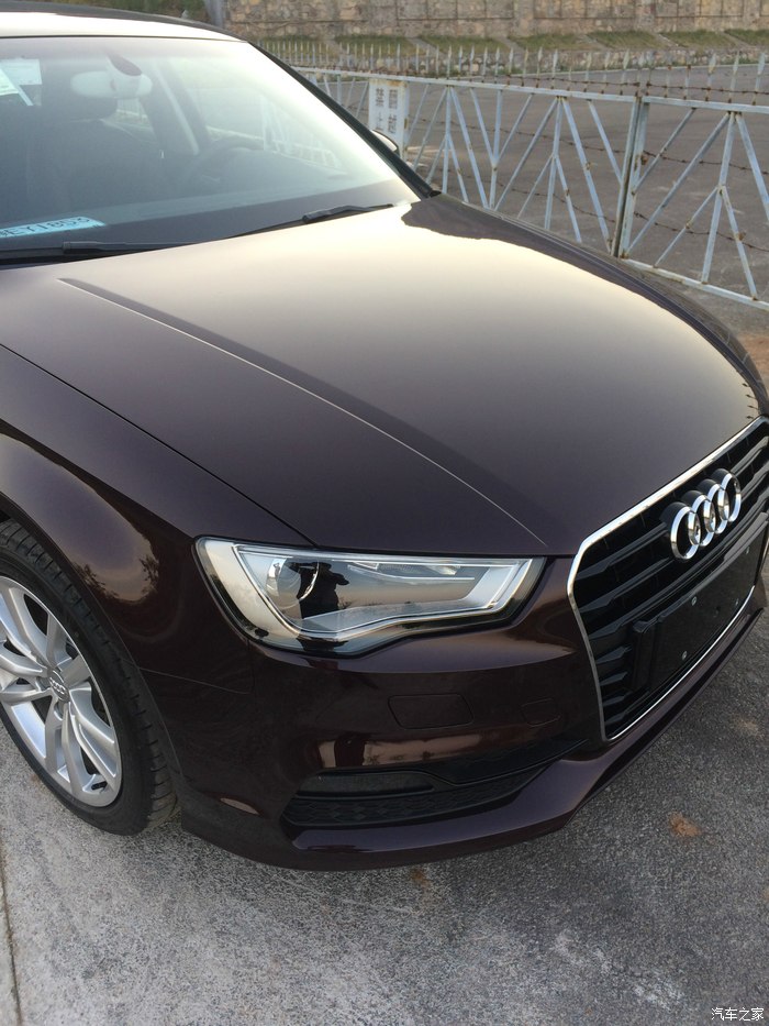 奥迪a3进口舒适18t三厢希纳兹红简单作业