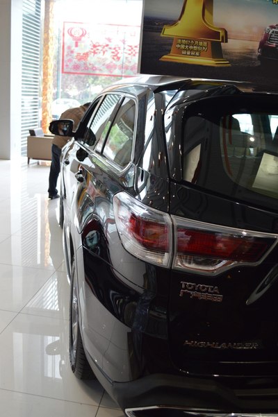 侧面腰线饱满 肌肉感足