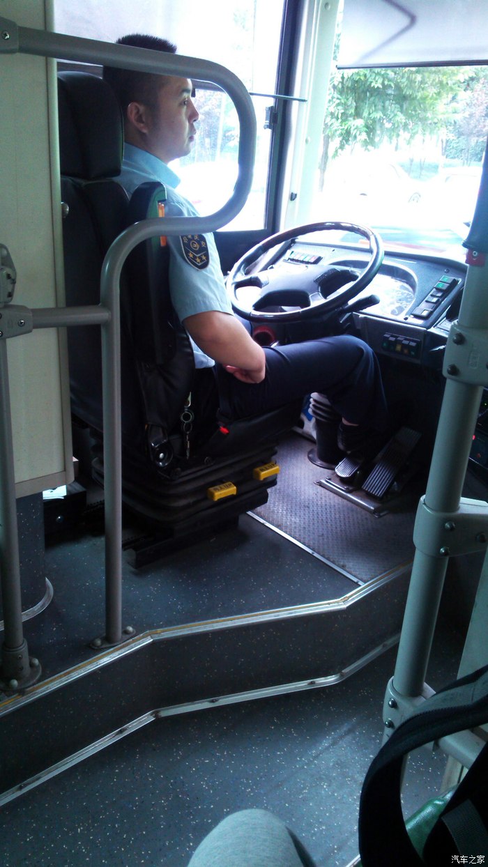 重庆没档杆儿的公交车