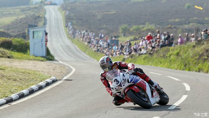 摩闻- 法国车手在 "英国曼岛tt" 遭遇车祸身亡