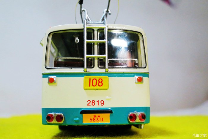 公交巴士模型bd562铰接无轨电车