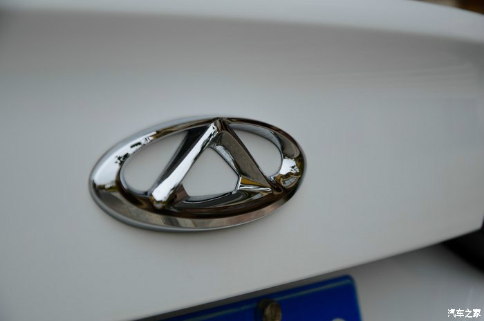 把车标放大两倍,艾瑞泽7的销量肯定会猛增!