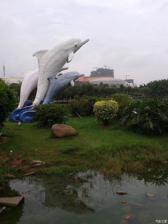 钦州梦园广场雨后美景