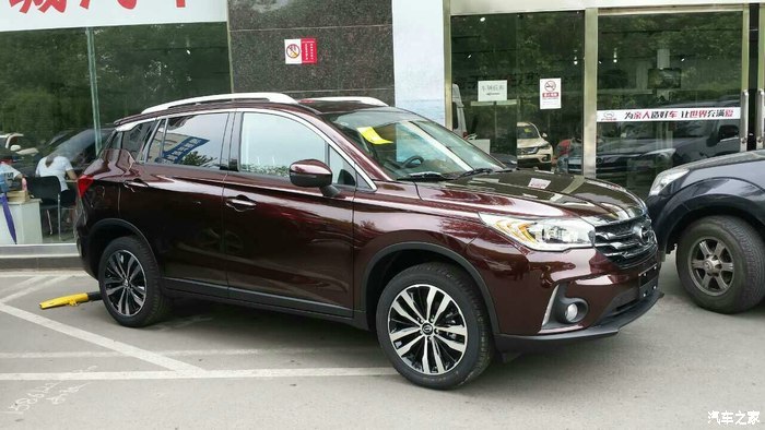 传祺gs4勃艮第红